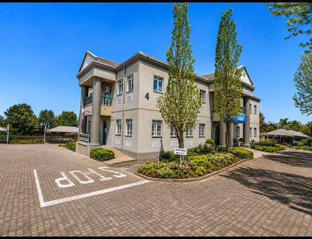 573M² OFFICE FOR SALE IN BRYANSTON